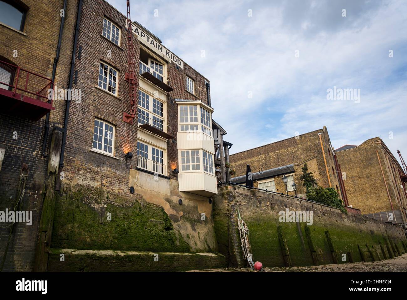 Captain Kidd Pub in Wapping, einem neu entwickelten ehemaligen Hafenviertel in Tower Hamlets, London, Großbritannien Stockfoto