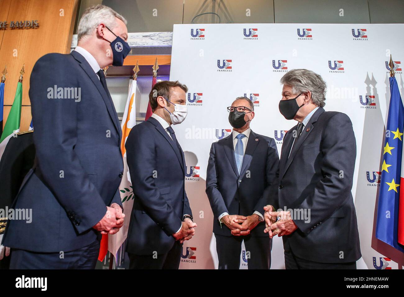 Toulouse, Frankreich, 16. Februar 2022. Bruno Le Maire, Minister für Wirtschaft, Finanzen und Relaunch der französischen Regierung, Emmanuel Macron, Präsident der Republik, Josef Aschbacher, Direktor der Europäischen Weltraumorganisation, und Thierry Breton, EU-Kommissar für das Treffen im Rahmen der französischen Präsidentschaft des Rates der Europäischen Union (PFUE) im Kongresszentrum Pierre Baudis. 16. Februar 2022, Toulouse, Frankreich. Foto von Frederic Scheiber/Pool/ABACAPRESS.COM Stockfoto