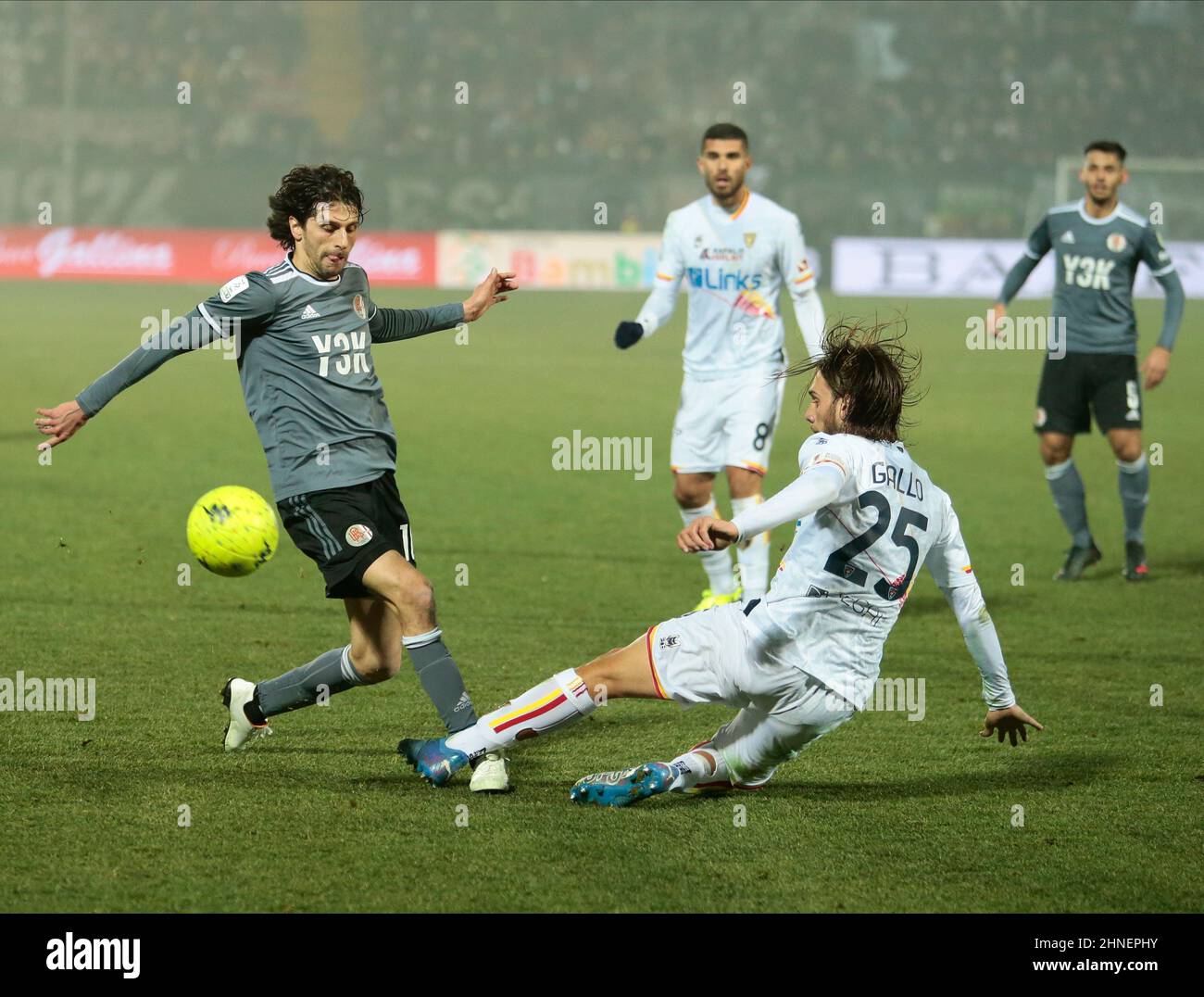 Antonio Gallo von uns Lecce während der italienischen Serie B, Fußballspiel zwischen Alesandria Calcio und uns Lecce, am 16. Februar 2022 im Moccagatta Stadion von Alessandria, Italien. Foto Nderim KACELI Stockfoto