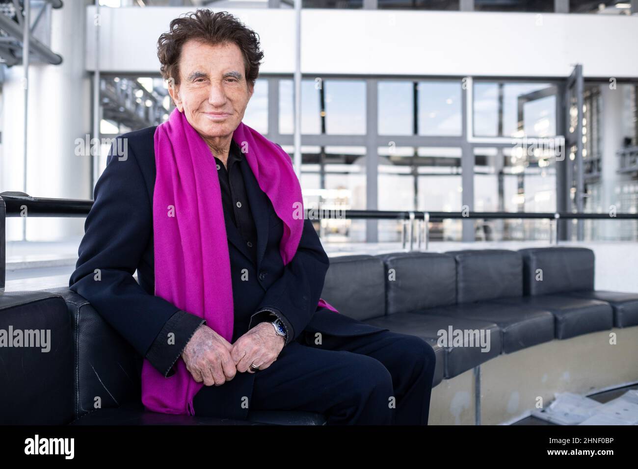 Frankreich, Paris, 15th. Februar 2022. Porträt von Jack lang, ehemaliger Kulturminister und Präsident des Arabischen Weltinstituts. Stockfoto