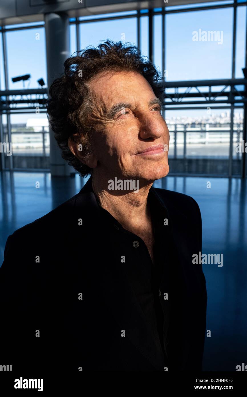 Frankreich, Paris, 15th. Februar 2022. Porträt von Jack lang, ehemaliger Kulturminister und Präsident des Arabischen Weltinstituts. Stockfoto