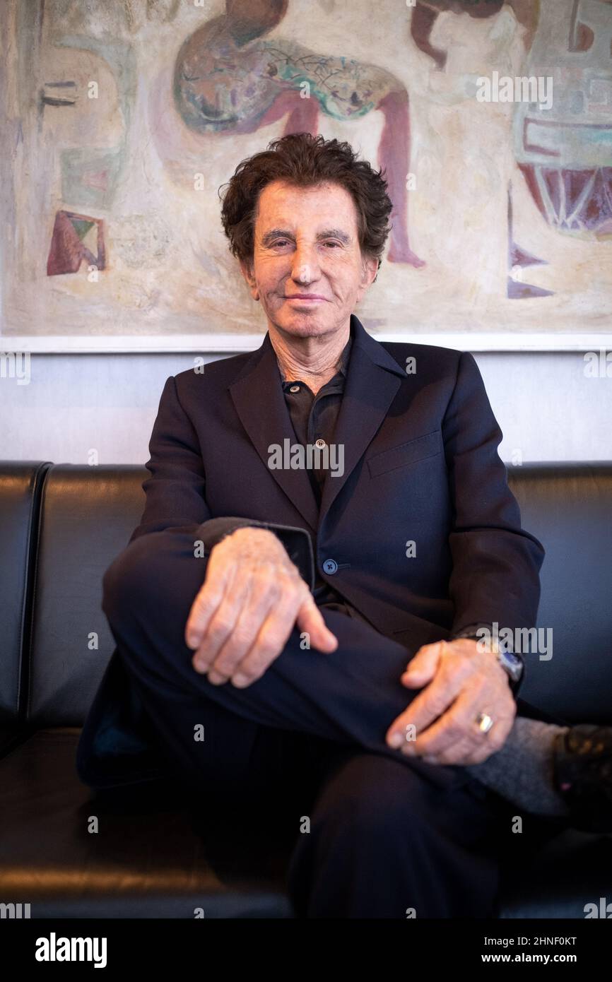 Frankreich, Paris, 15th. Februar 2022. Porträt von Jack lang, ehemaliger Kulturminister und Präsident des Arabischen Weltinstituts. Stockfoto