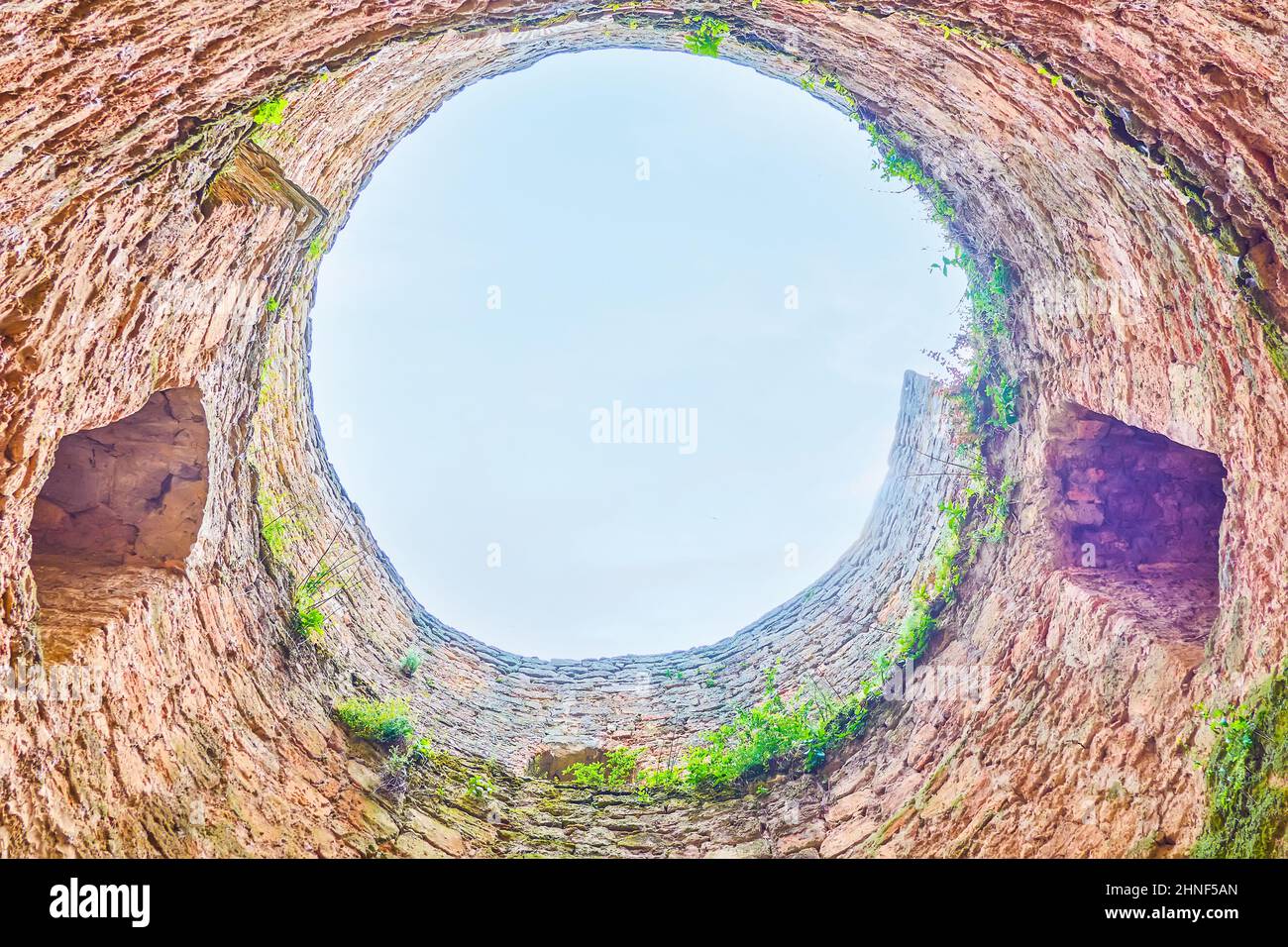 Die Drehansicht vom mittelalterlichen Turm der Festung Akkerman, Bilhorod-Dnistrovskyi, Ukraine Stockfoto