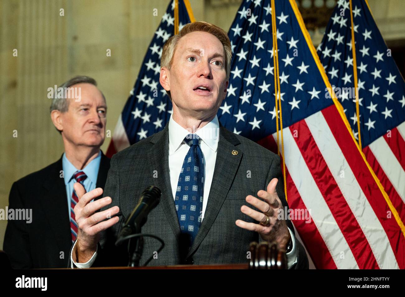 US-Senator James Lankford (R-OK) spricht auf einer Pressekonferenz, auf der die Republikaner im Senat über Inflation sprachen. Stockfoto