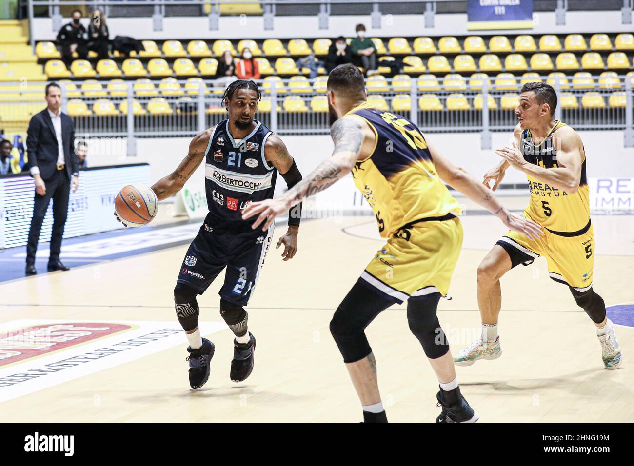 Italien. 16th. Februar 2022. Italien, Turin, 16 febbraio 2022, Spiel der Lega Nazionale Pallacanestro Championship A2 reale Muta Torino gegen Agribertocchi Orzinuovi. Gewinnen Sie Torino 91 -80 (Foto von Norberto Maccagno/Pacific Press) (Kreditbild: © Norberto Maccagno/Pacific Press via ZUMA Press Wire) Stockfoto