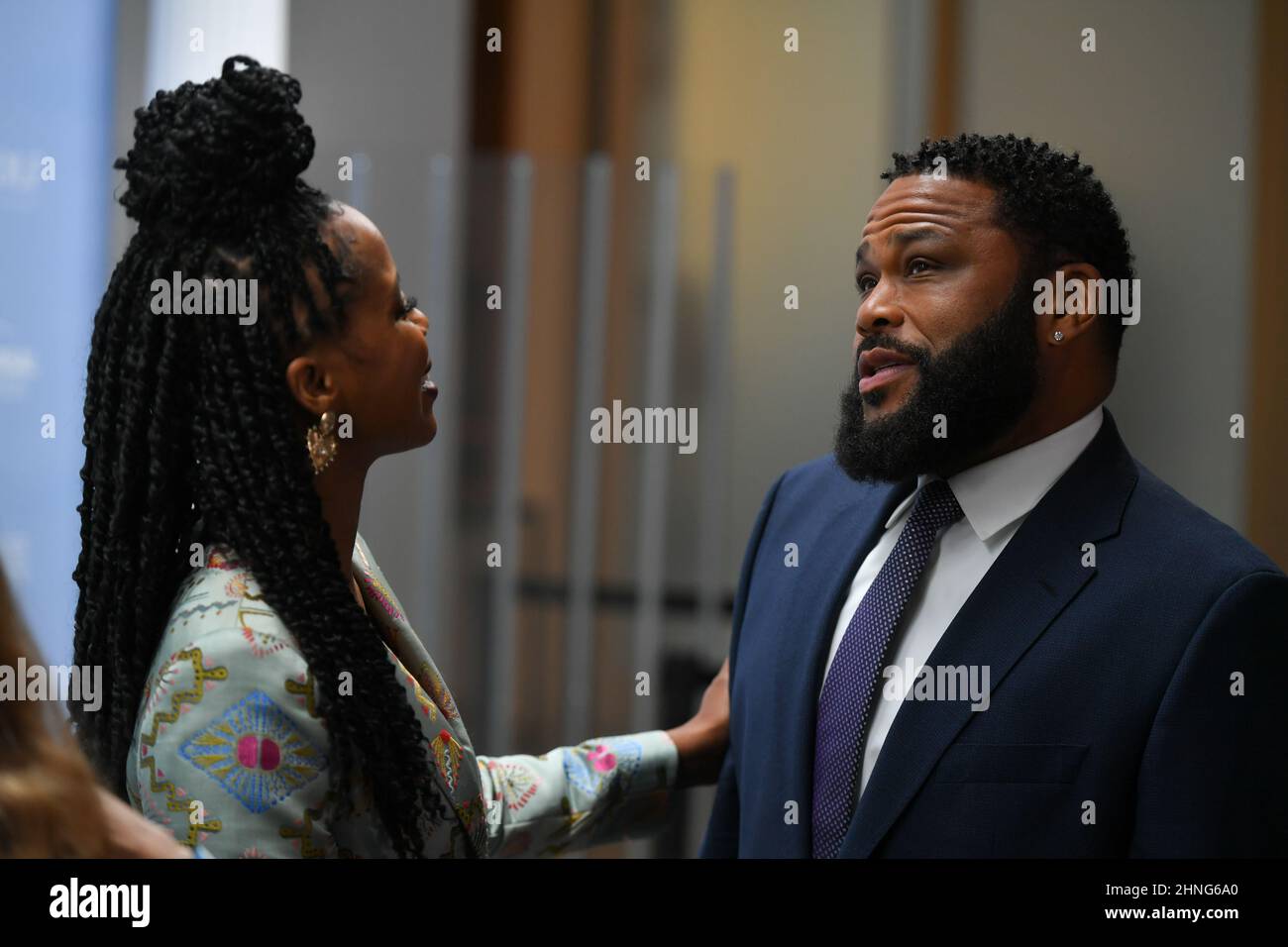 Danielle Moné Truitt und Anthony Anderson nehmen am 16. Februar 2022 in New York an NBC's „Law & Order“ Press Junket im Studio 525 Teil. Stockfoto