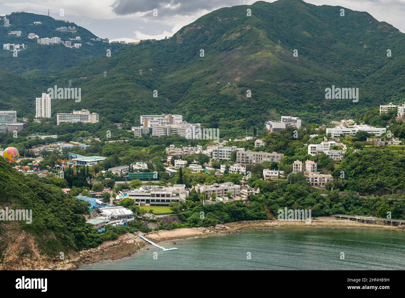 Hubschrauberflug mit Deep Water Bay und Shouson Hill, Hong Kong Island, 2008 Stockfoto