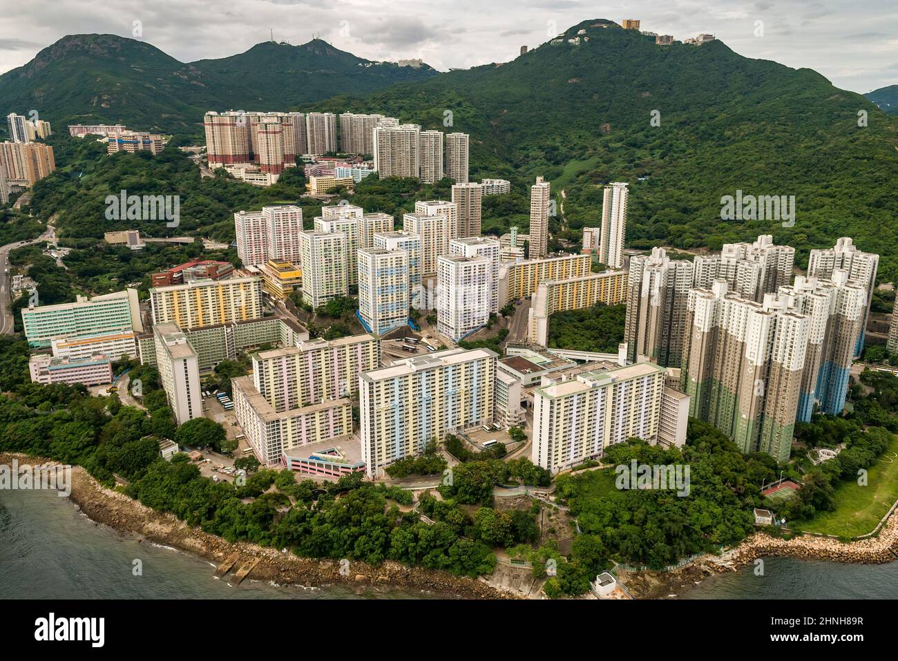 Luftaufnahme aus dem Helikopter mit Wah Fu und Wah Kwai Wohnsiedlungen, Pokfulam, Hong Kong Island, 2008 Stockfoto