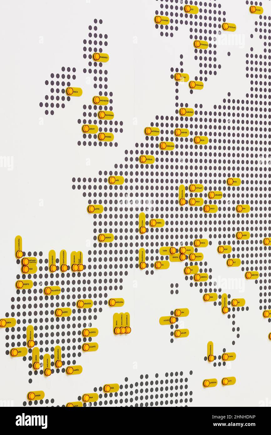 Europäische Kartendetails mit den wichtigsten Städten in spanischer Sprache. Reisen Stockfoto