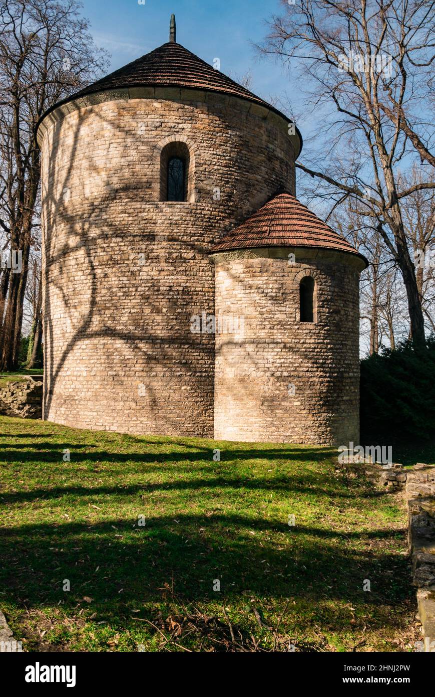 Die romanische Rotunde auf dem Burgberg. St. Nikolaus Kirche in