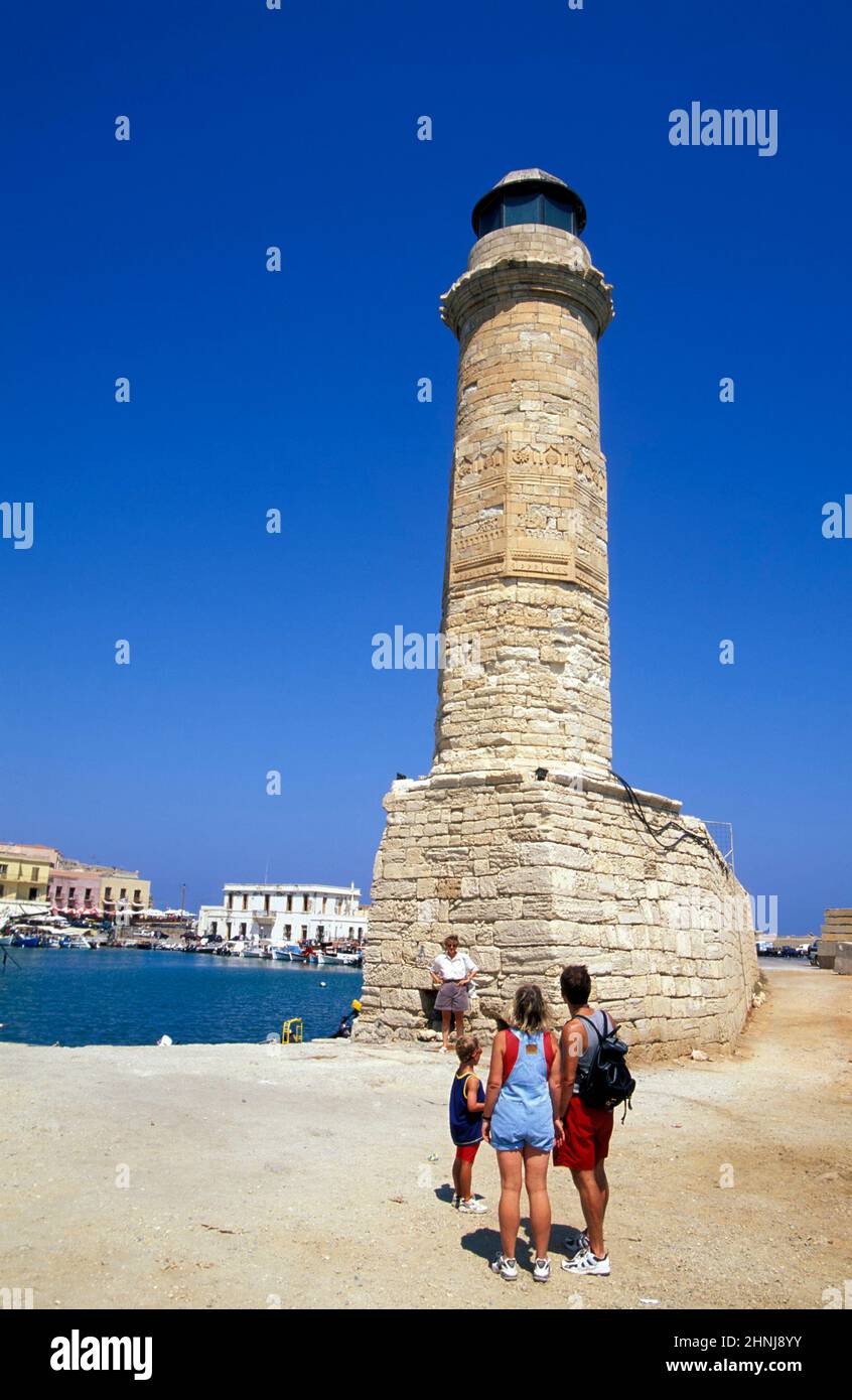 Alter Leuchtturm im Hafen von Rethimnon, Kreta, Griechenland, Europa Stockfoto