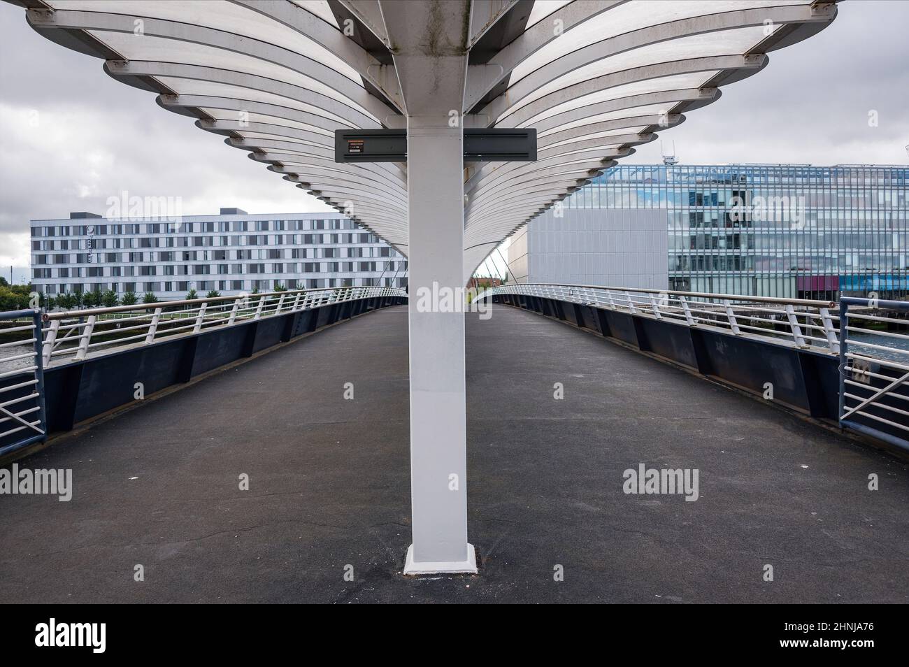 Bells Bridge Glasgow, Fußgängerbrücke über den Fluss Clyde. Stockfoto