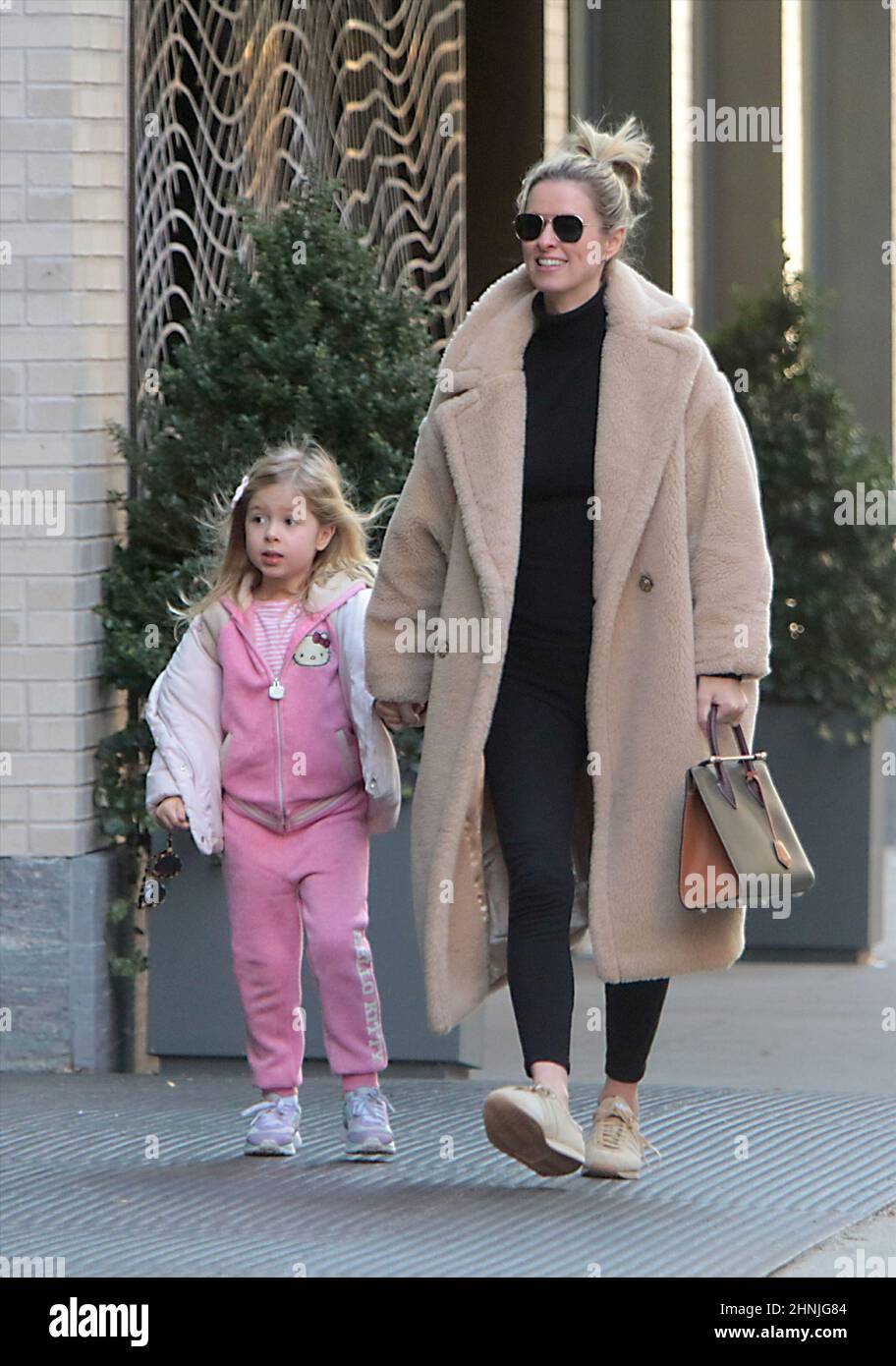 Faszinierend Lily Grace Rothschild Bild