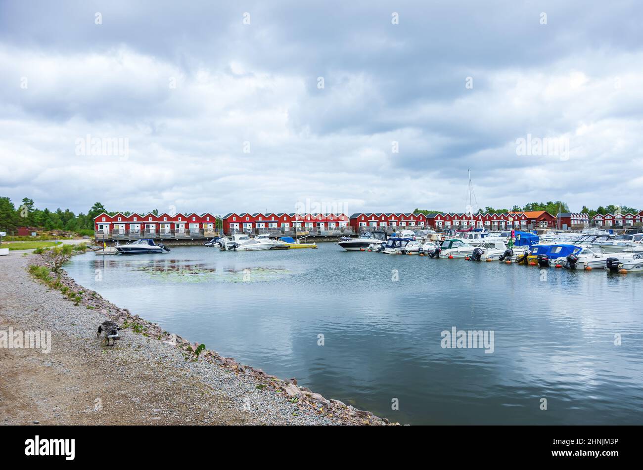 MELLERUD, Dalsland, Västra Götalands län, Schweden: Sunnana hamns malerischer Ferienhauskomplex am Vänern-See. Stockfoto