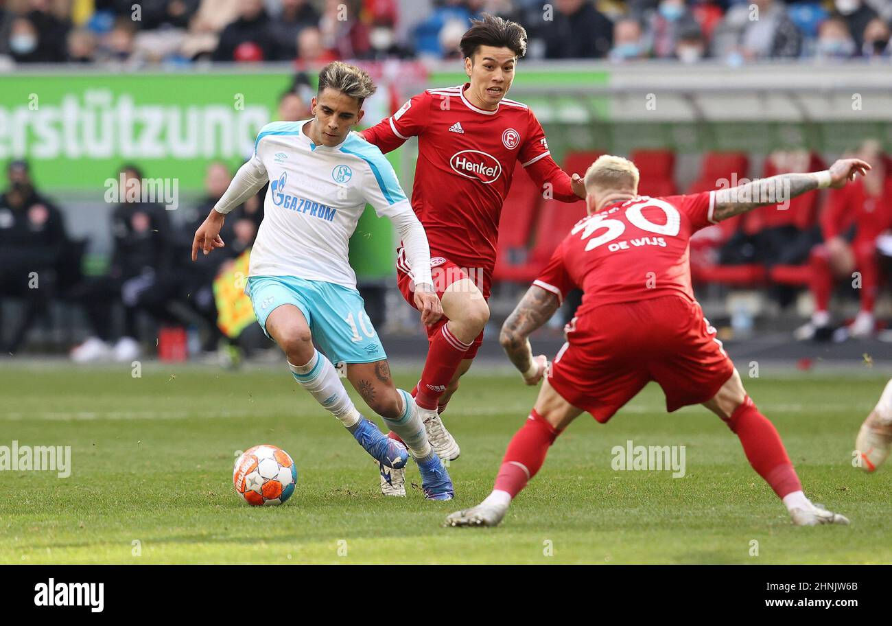 firo : 02/13/2022 Fuvuball, Fußball, 2.Bundesliga, Saison 2021/2022, F95 Fortuna Dvºsseldorf, Düsseldorf - FC Schalke 04 2:1 Duelle, Martinez Rodrigo Zalazar , Stockfoto