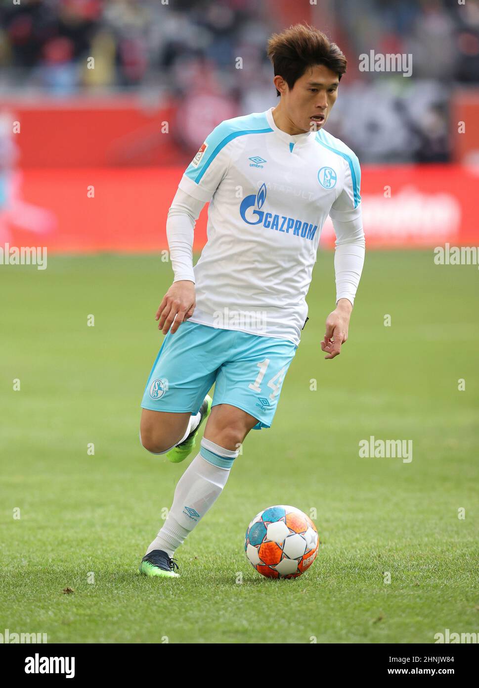 firo : 02/13/2022 Fuvuball, Fußball, 2nd Bundesliga, Saison 2021/2022, F95 Fortuna Dvºsseldorf, Düsseldorf - FC Schalke 04 2:1 Einzelaktion, Donggyeong LEE Dong-gyeong Lee Stockfoto