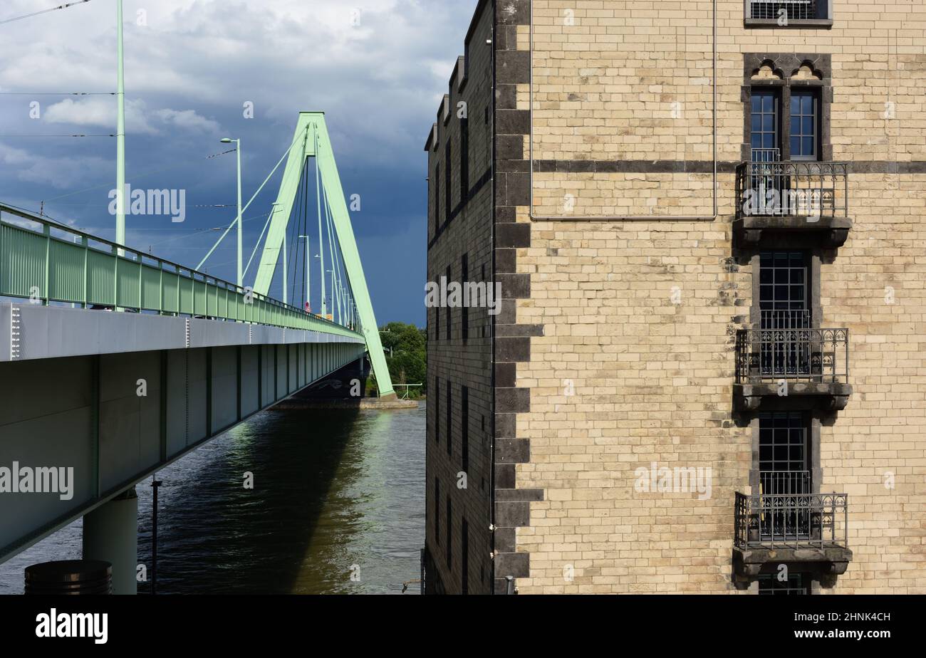 Severins Rheinbrücke in Köln, Nordrhein-Westfalen, Deutschland Stockfoto