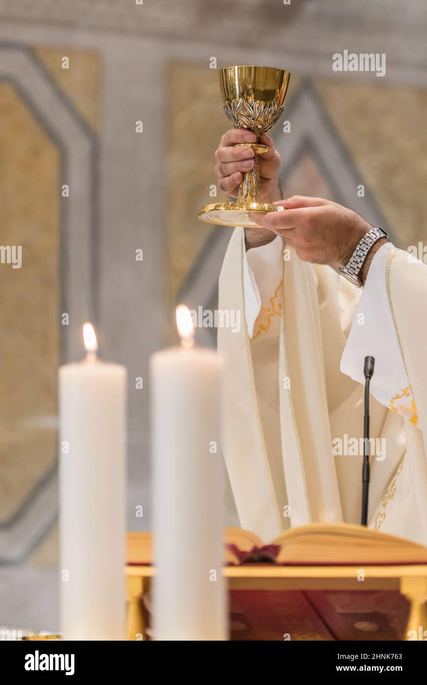 Während der Kommunion Stockfoto