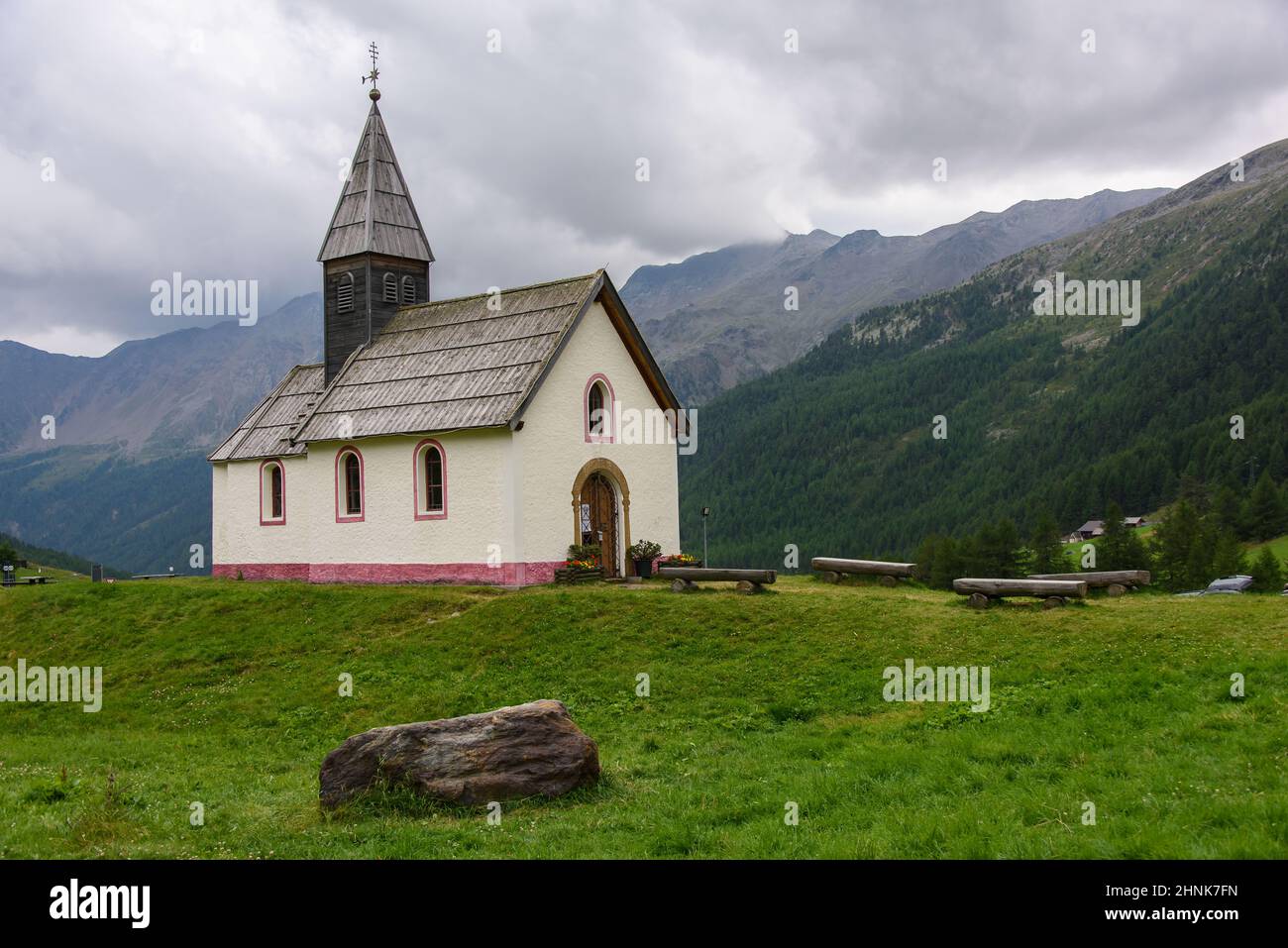 Alpine Kirche in Kurzras Stockfoto