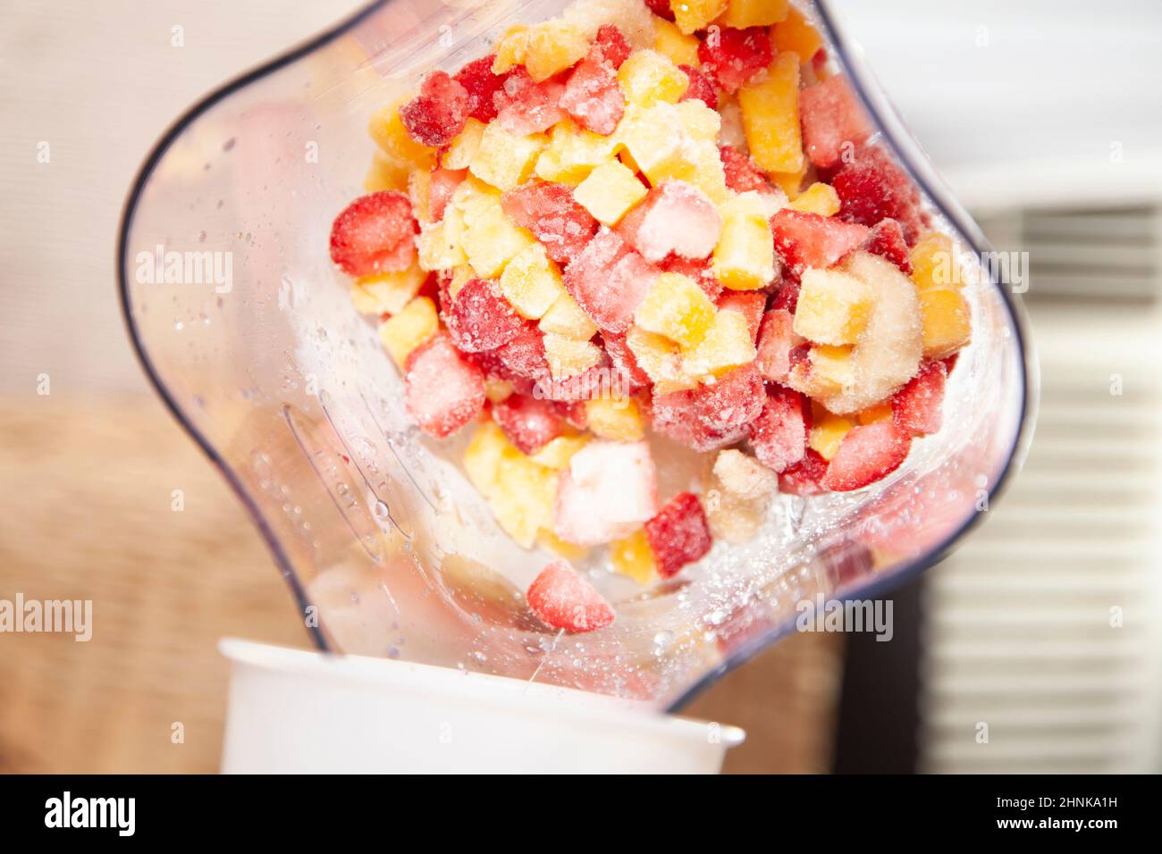Gefrorene Gewürfelte Früchte Stockfoto