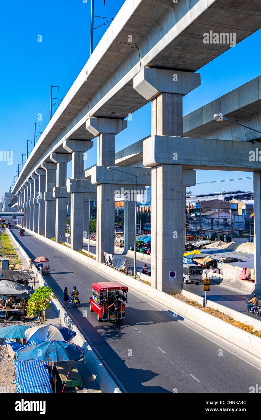 City Life Straßen Autos Menschen in Don Mueang Bangkok Thailand. Stockfoto