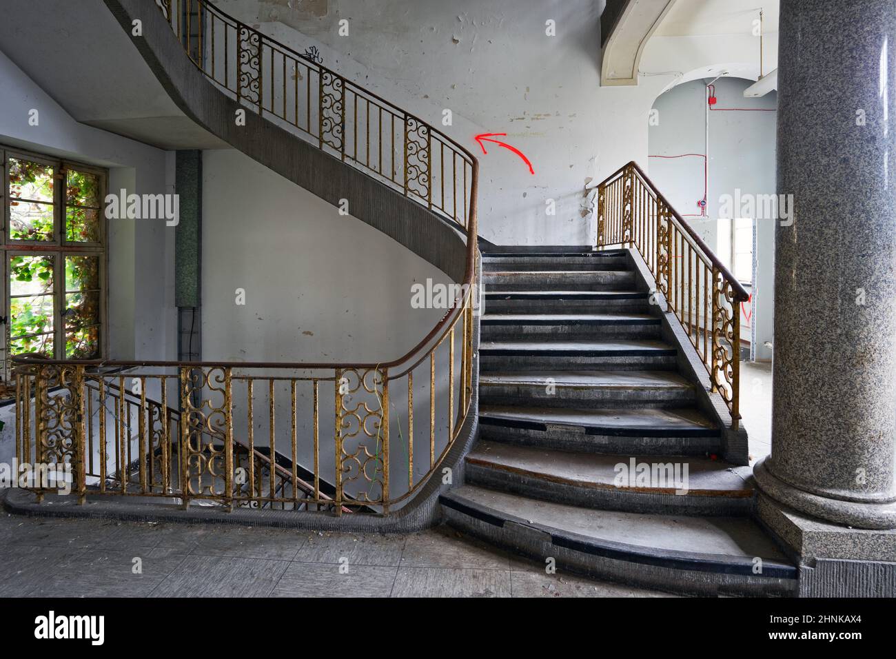 Treppenhäuser im alten Polizeihauptquartier in Frankfurt Stockfoto