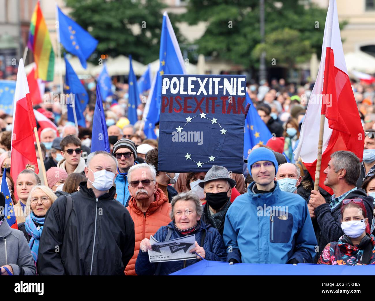 Krakau Polen - Wir bleiben die Regierung verlässt! Die Menschen protestieren gegen das Urteil des Verfassungsgerichts. Stockfoto