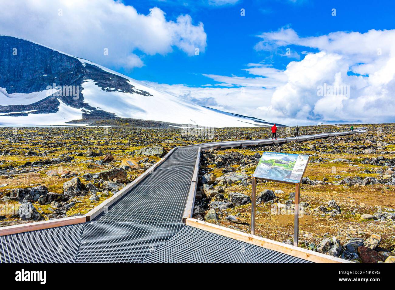 Menschen Wanderer auf dem größten höchsten Berg Galdhøpiggen in Norwegen Skandinavien. Stockfoto