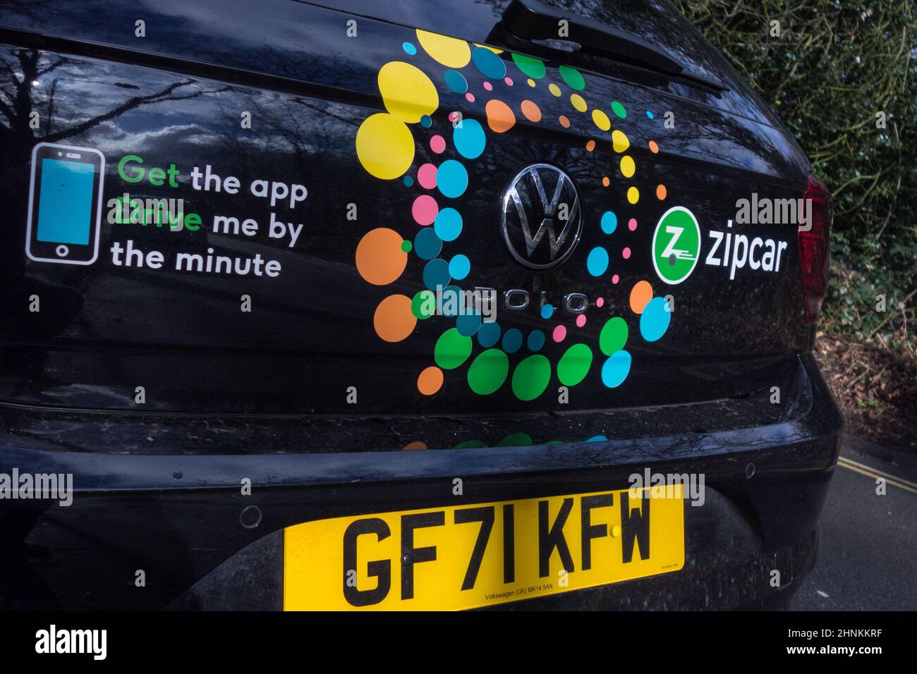 Zipcar ein amerikanisches Carsharing-Unternehmen VW Polo auf einer Straße in London London, England, Großbritannien Stockfoto