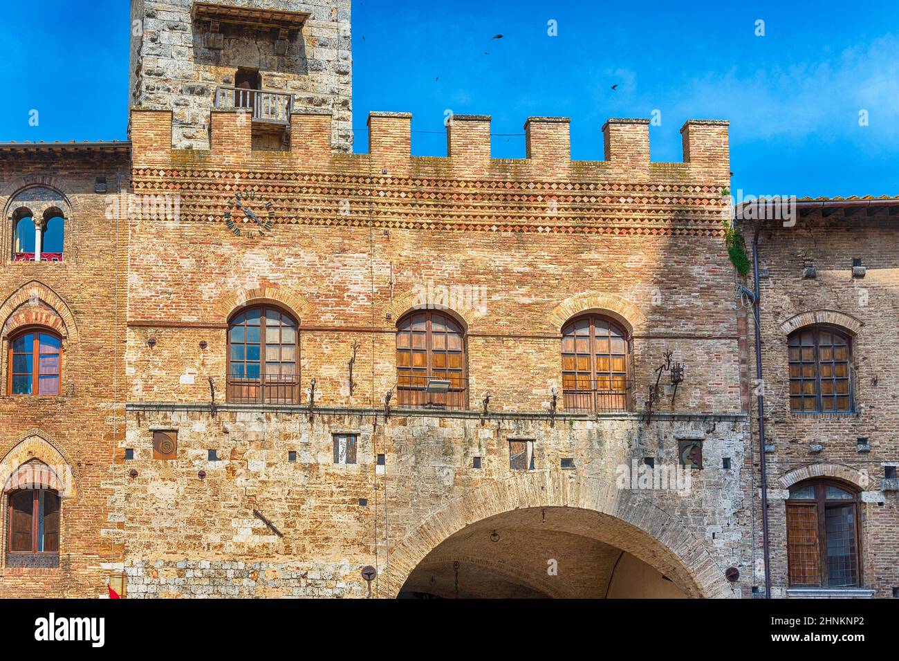 Die mittelalterliche Architektur von San Gimignano, einer ikonischen Stadt in Italien Stockfoto