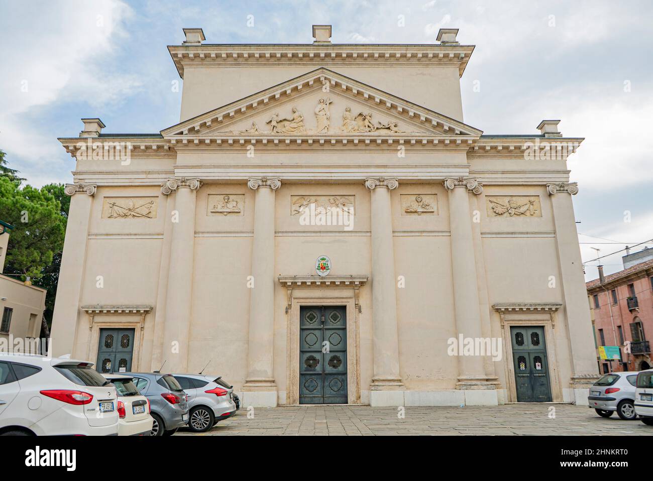 Basilika di santa giustina Fotos und Bildmaterial in hoher Auflösung