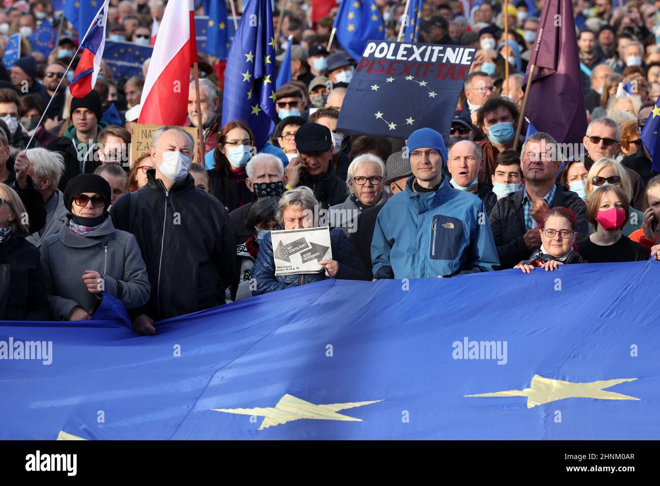 Krakau Polen - Wir bleiben die Regierung verlässt! Die Menschen protestieren gegen das Urteil des Verfassungsgerichts. Stockfoto