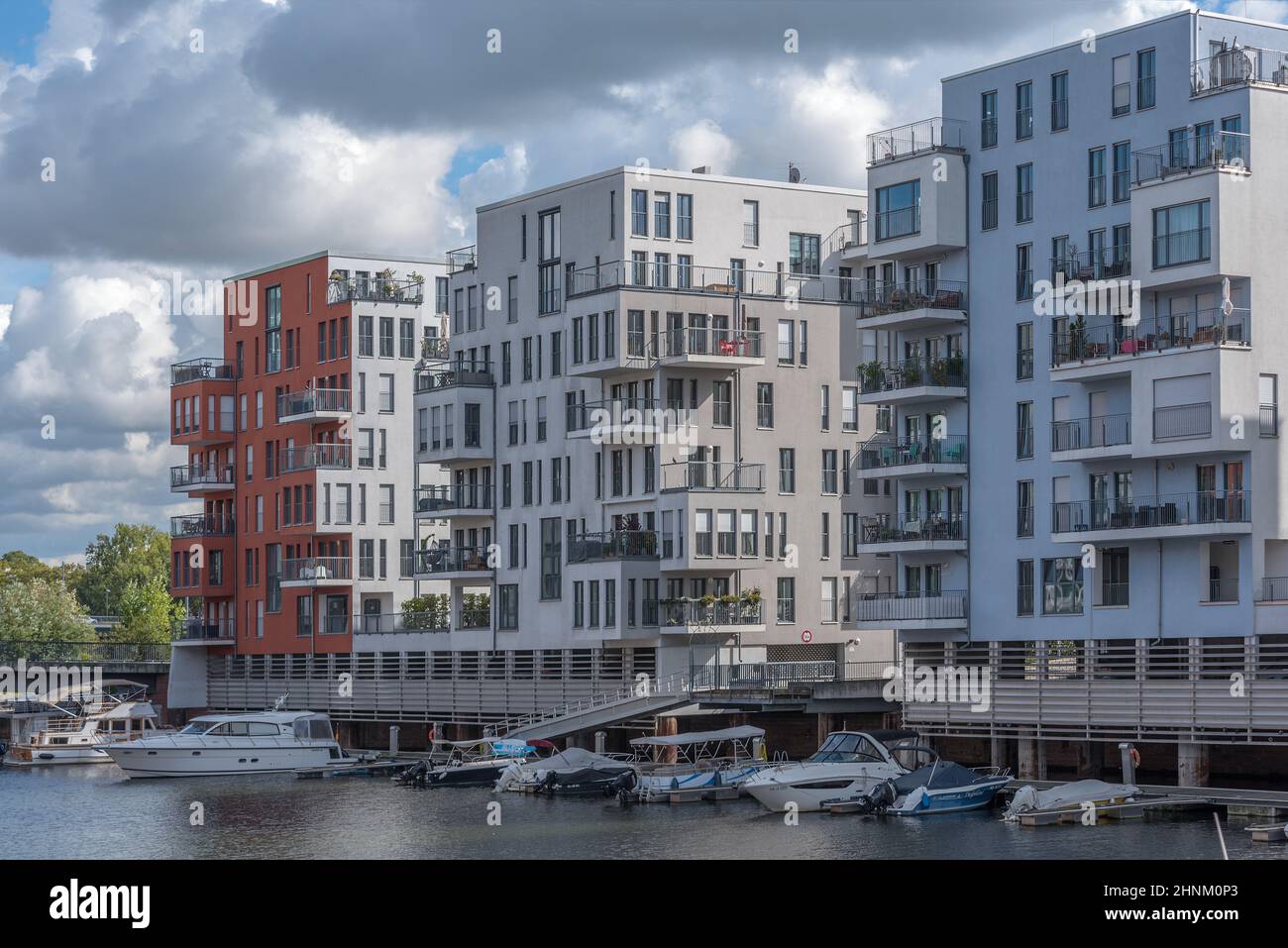 Neues modernes Wohngebäude im Westhafen von Frankfurt am Main Stockfoto