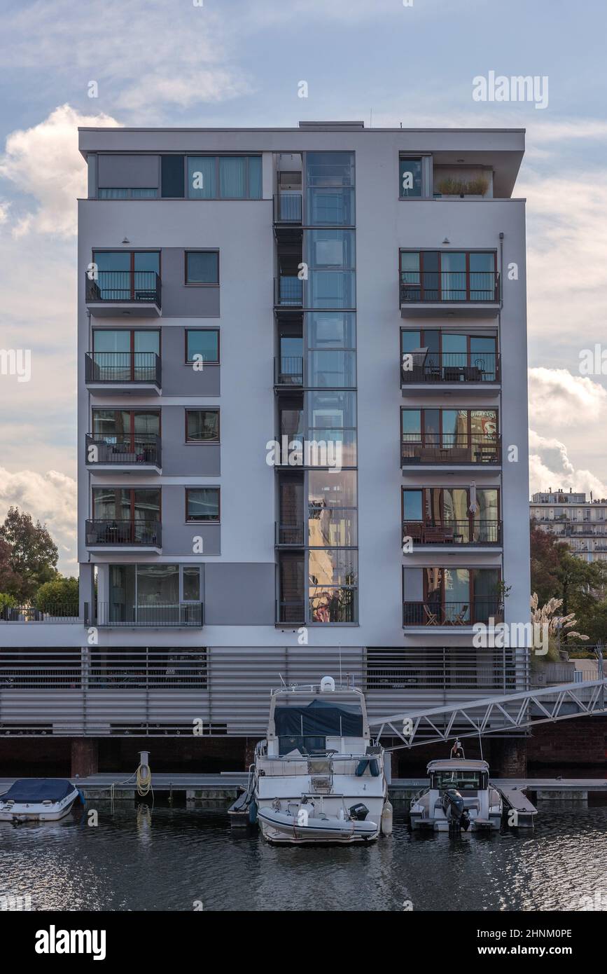 Neues modernes Wohngebäude im Westhafen von Frankfurt am Main Stockfoto