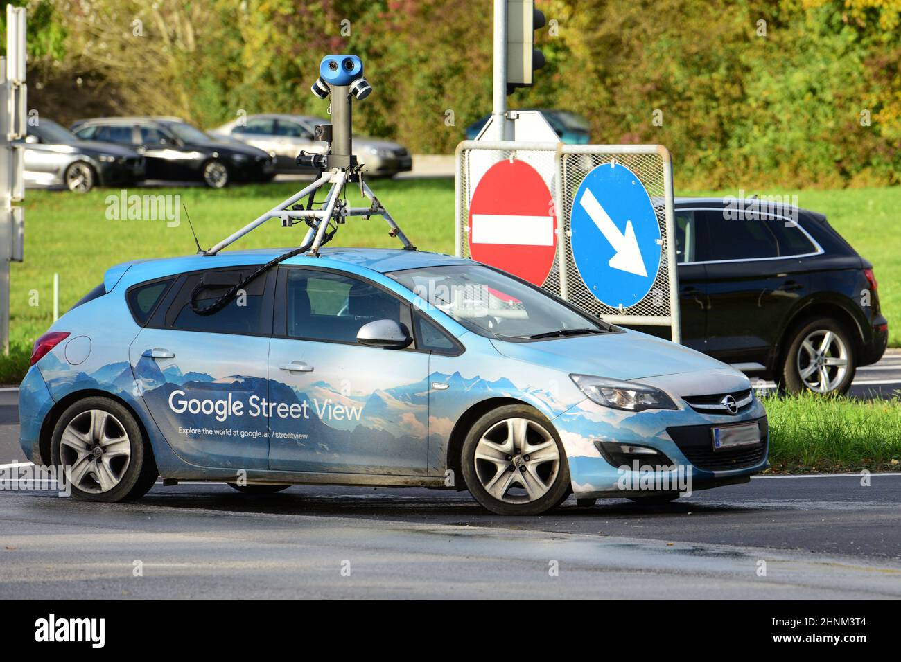 Ein Fahrzeug von Google Street View in der Näheder Westautobahn in Steyrermühl, Oberösterreich, Österreich, Europa - Ein Google Street View Fahrzeug in der Nähe der Autobahn A1 in Steyrermühl, Oberösterreich, Österreich, Europa - Stockfoto