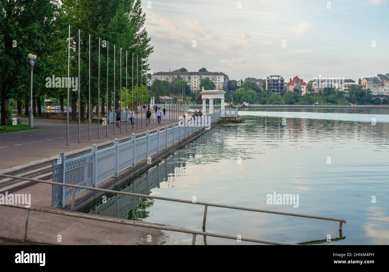 Sommermorgen in Ternopil, Ukraine Stockfoto