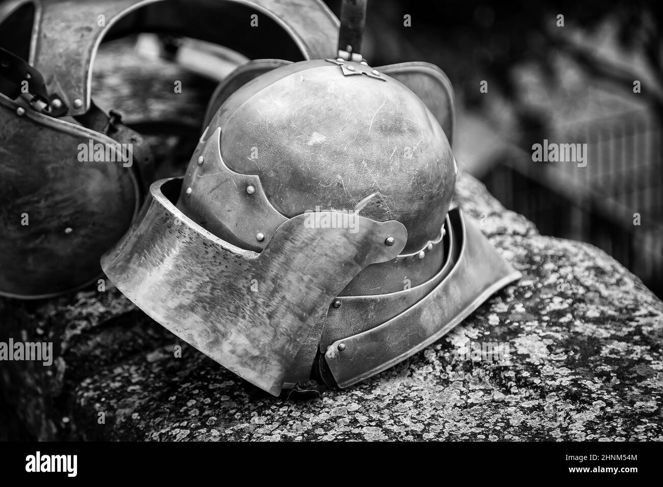 Alte mittelalterliche Helme Stockfoto