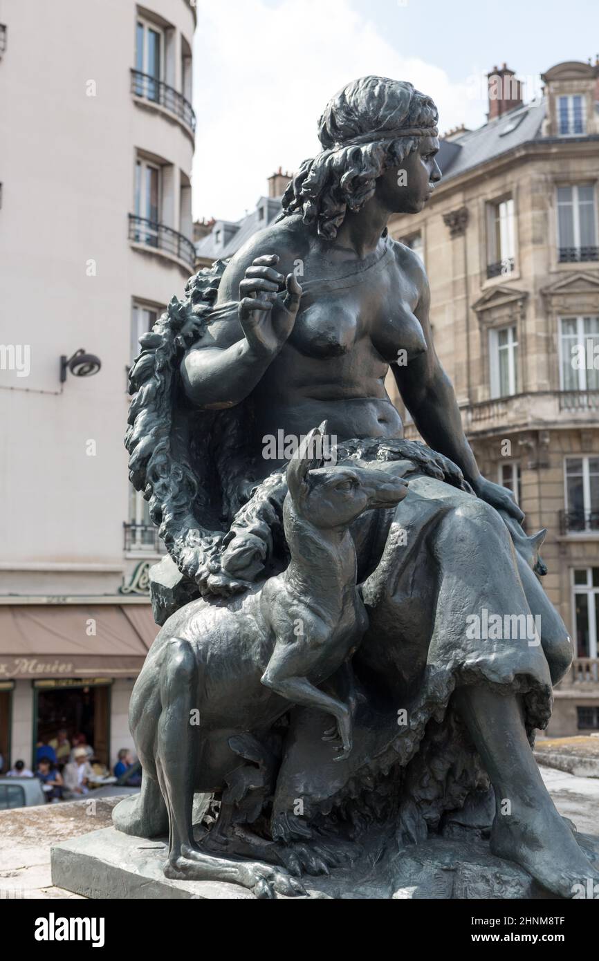 Paris - Statuen von sechs Continets vor Orsay Museum Stockfoto