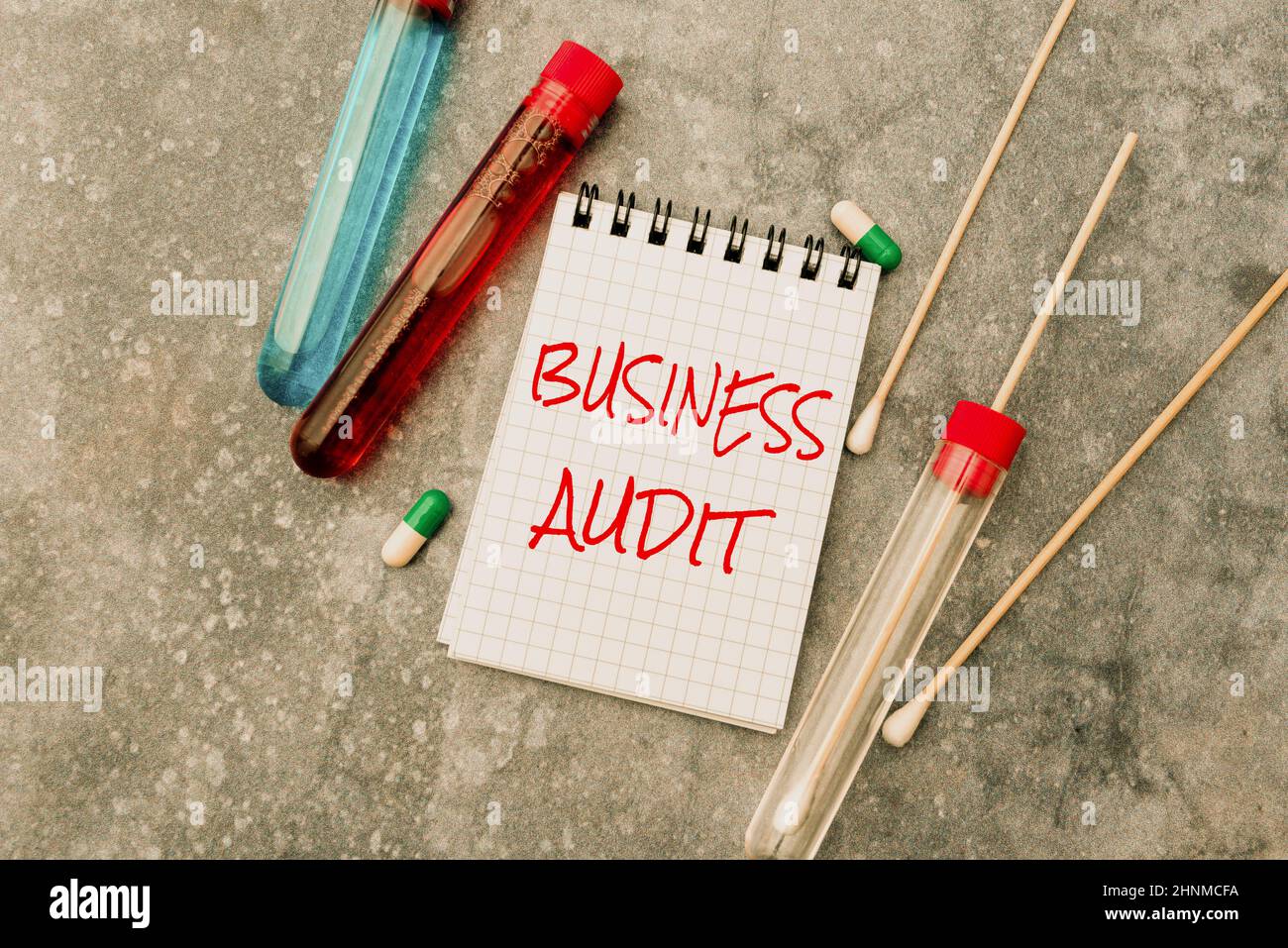 Text mit Inspiration Business Audit, Word zur Prüfung des Finanzberichts einer Organisation, die einen Labor-Test für verschreibungspflichtige Medizin verfasst Stockfoto