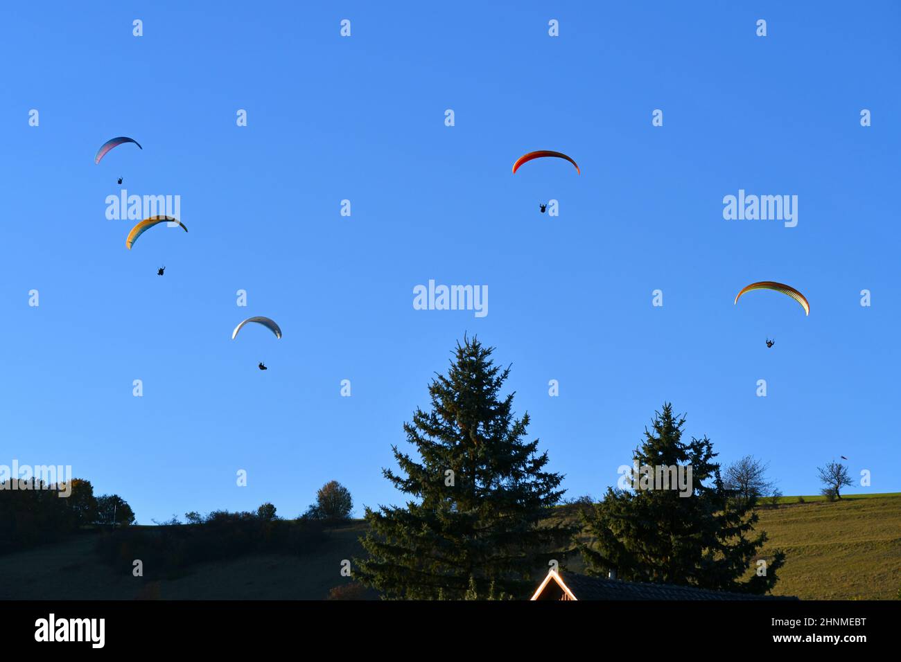 Gleitschirmflieger in der Rhön Stockfoto