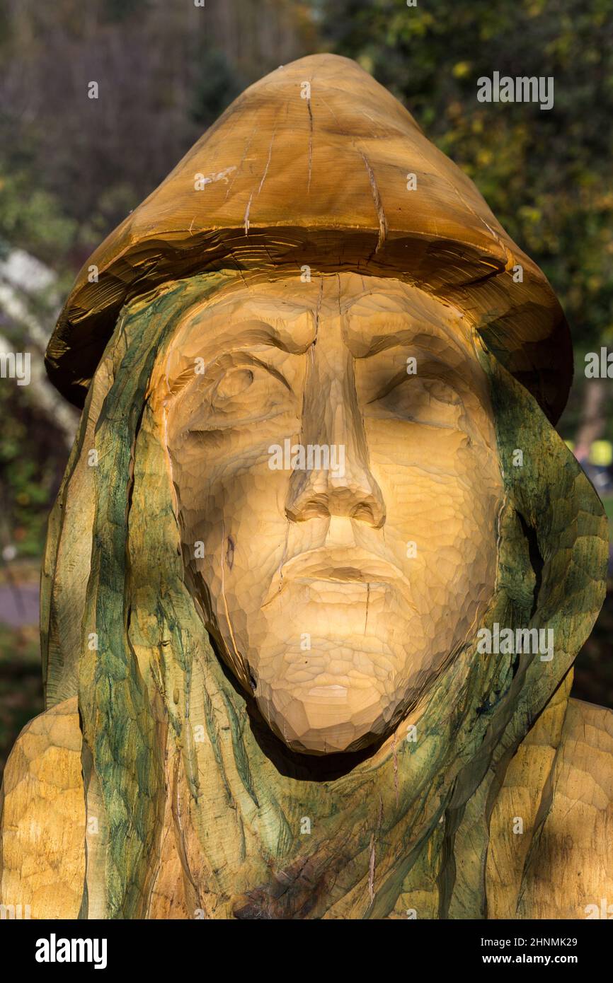 Märchenhafte Holzfiguren aus urzeitlichen Slawic Geschichten Stockfoto