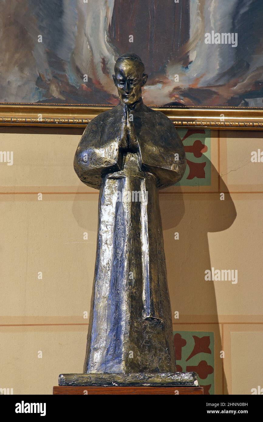 Seliger Aloysius Stepinac, Statue in der Pfarrkirche Mariä Verkündigung in Velika Gorica, Kroatien Stockfoto