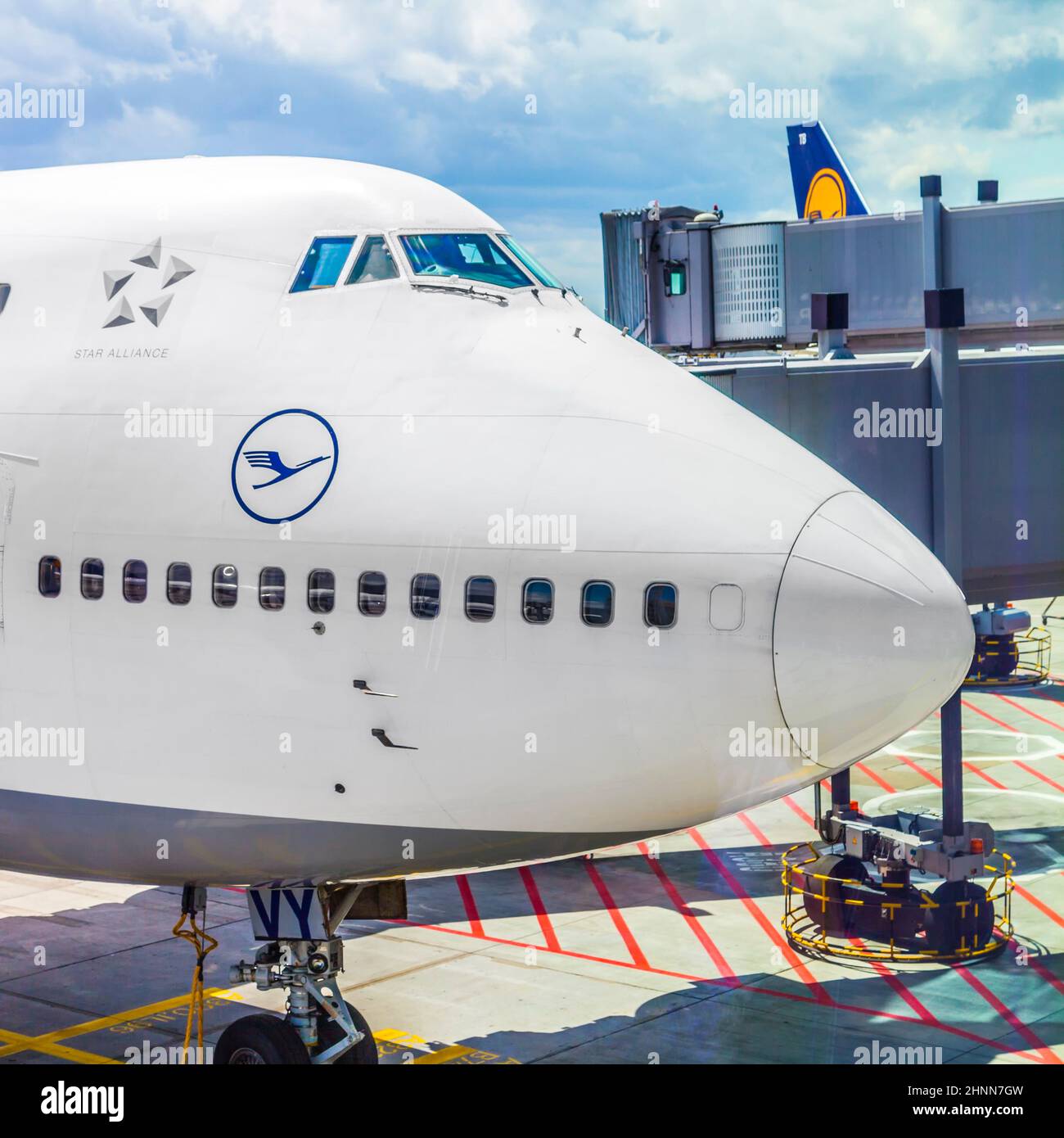 Lufthansa Flight bereit für den Start auf die Landebahn Stockfoto