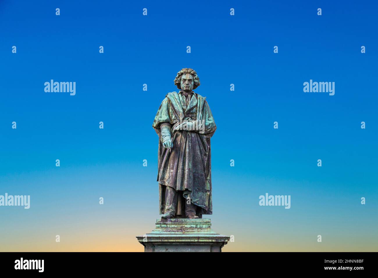 Das Beethovendenkmal auf dem Münsterplatz in Bonn Stockfoto