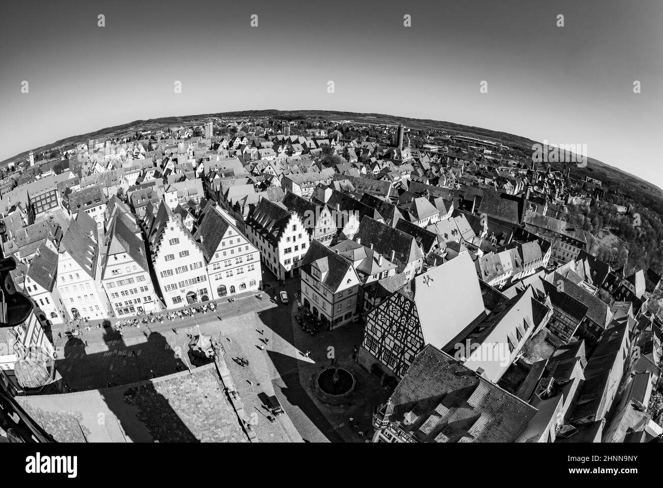 Skyline von Rothenburg ob der Tauber mit Blick auf den zentralen Marktplatz vom Rathausturm Stockfoto
