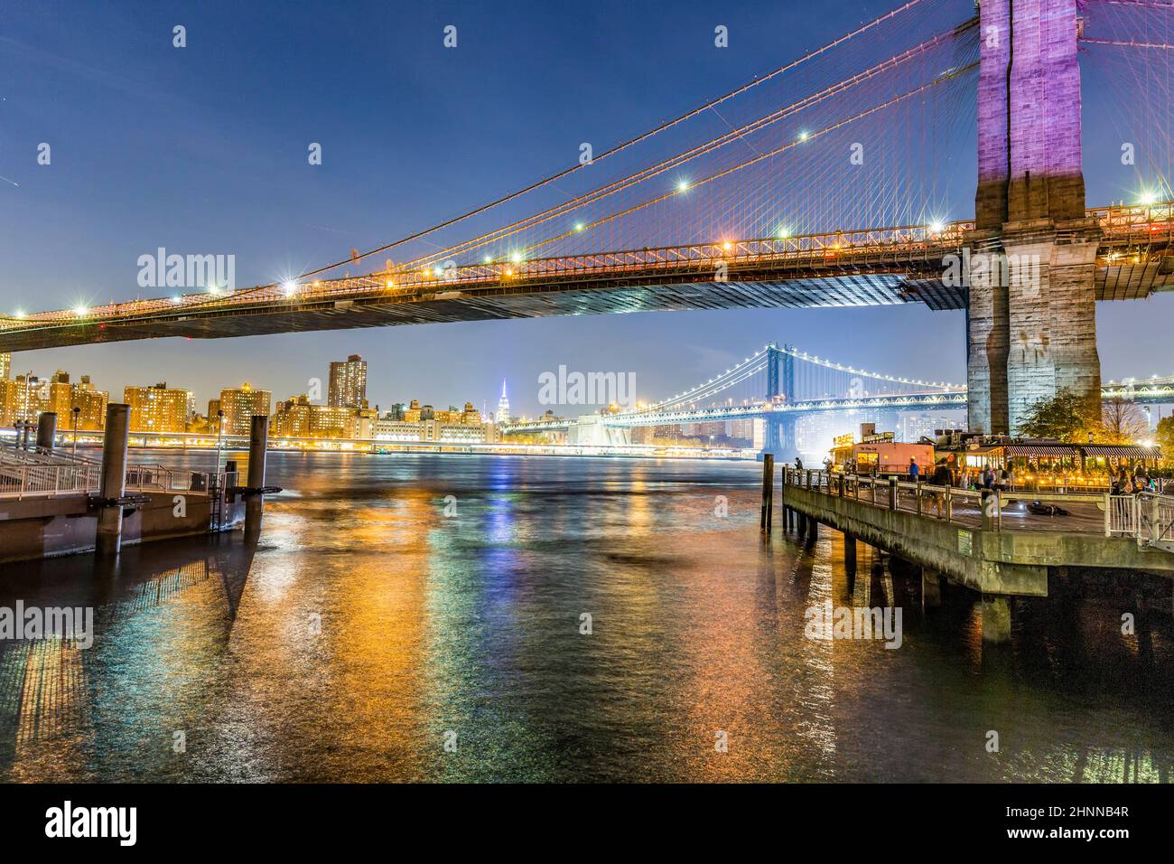 Manhattan Waterfront bei Nacht Stockfoto