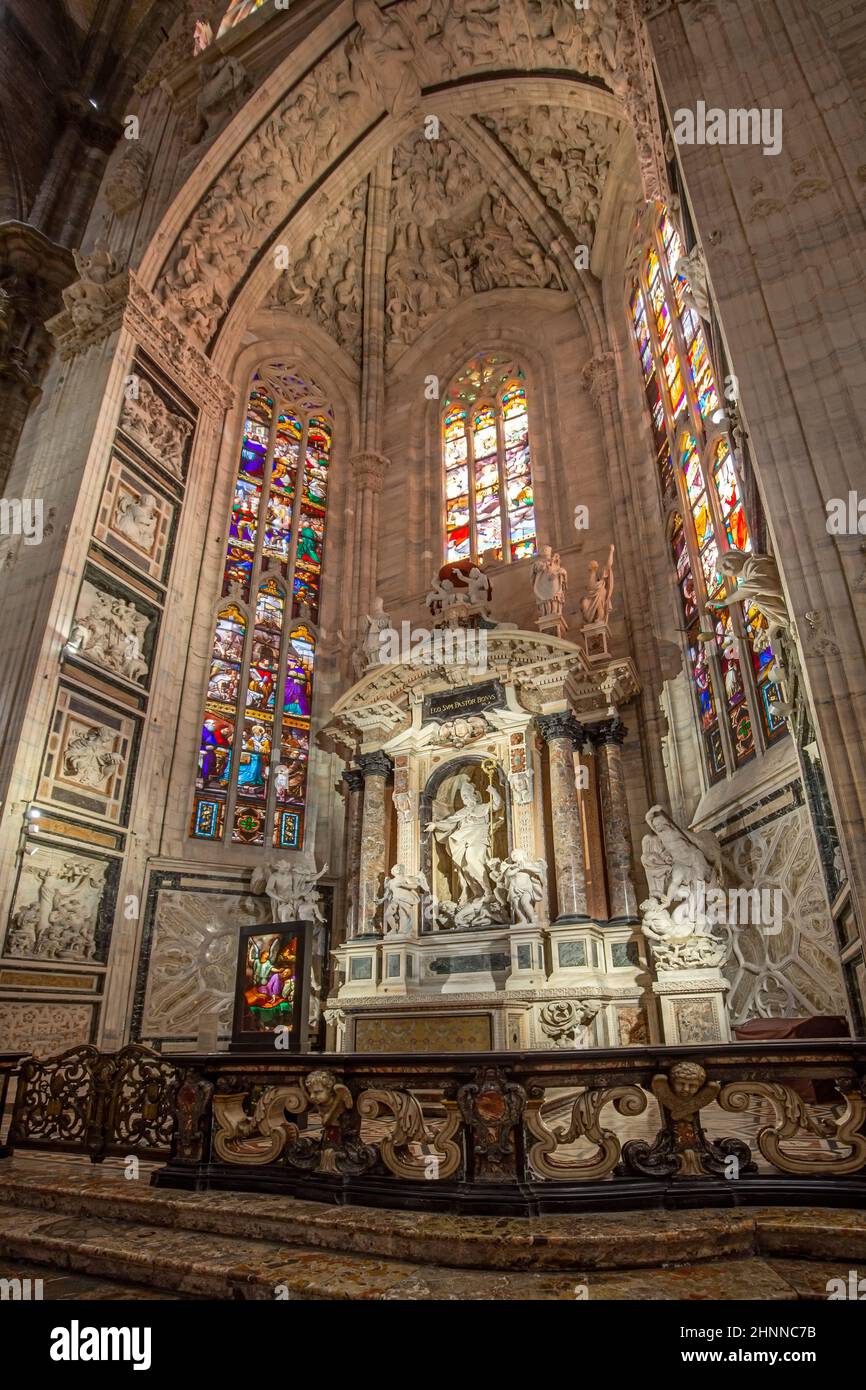 Innenraum des berühmten Mailänder Doms - Duomo Stockfoto