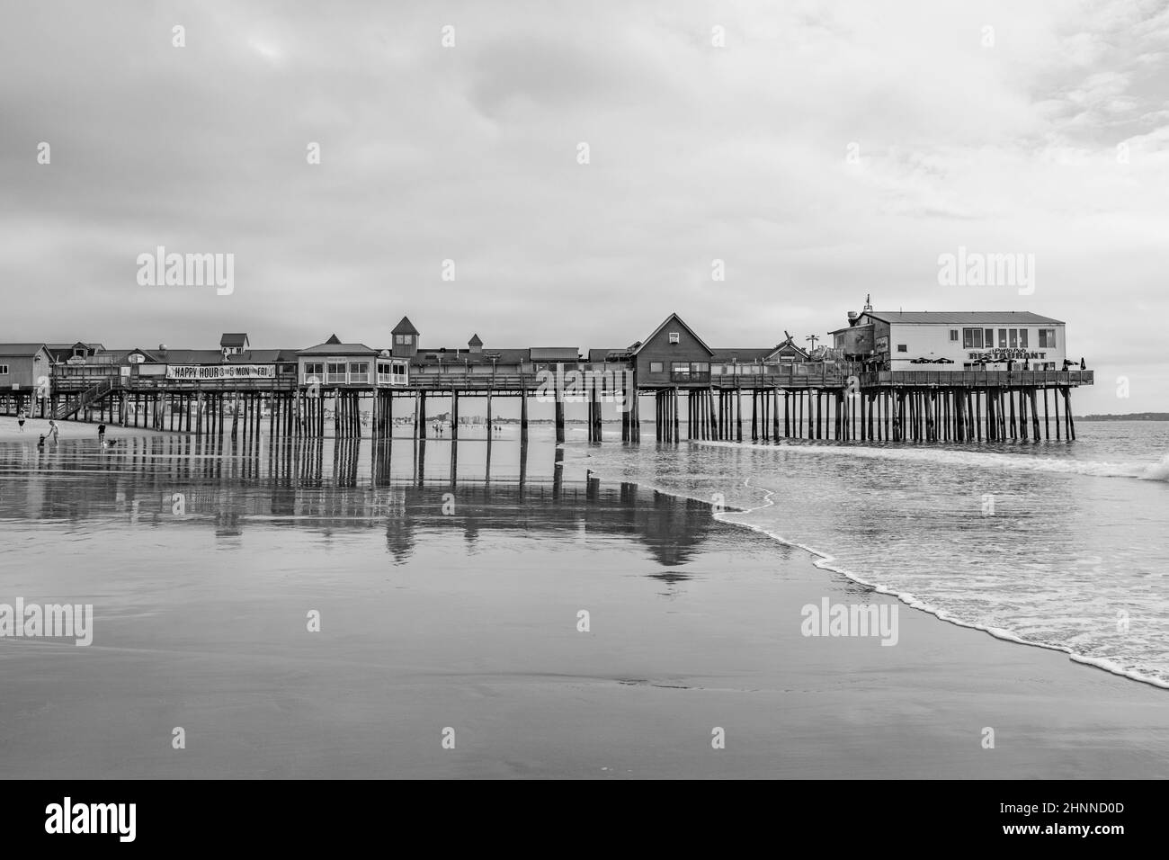 Berühmter alter Obstgarten Pier in Old Orchard Beach Stockfoto