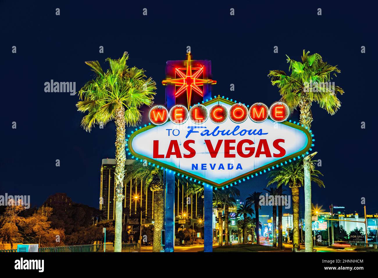 Berühmtes Las Vegas-Schild am Stadteingang, Details bei Nacht Stockfoto
