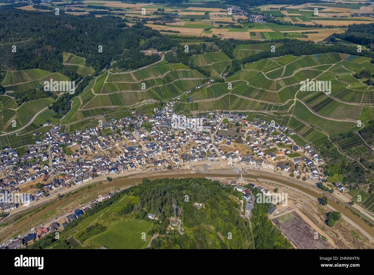 Luftaufnahme, überflutetes Gebiet an der Ahr in Dernau, Ahrflut, Ahrtal, Rheinland-Pfalz, Deutschland, Ahr-Flut, DE, Dernau, Europa, Flut Stockfoto